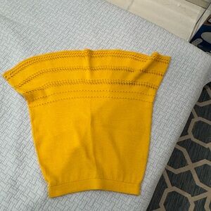 Yellow skirt at John